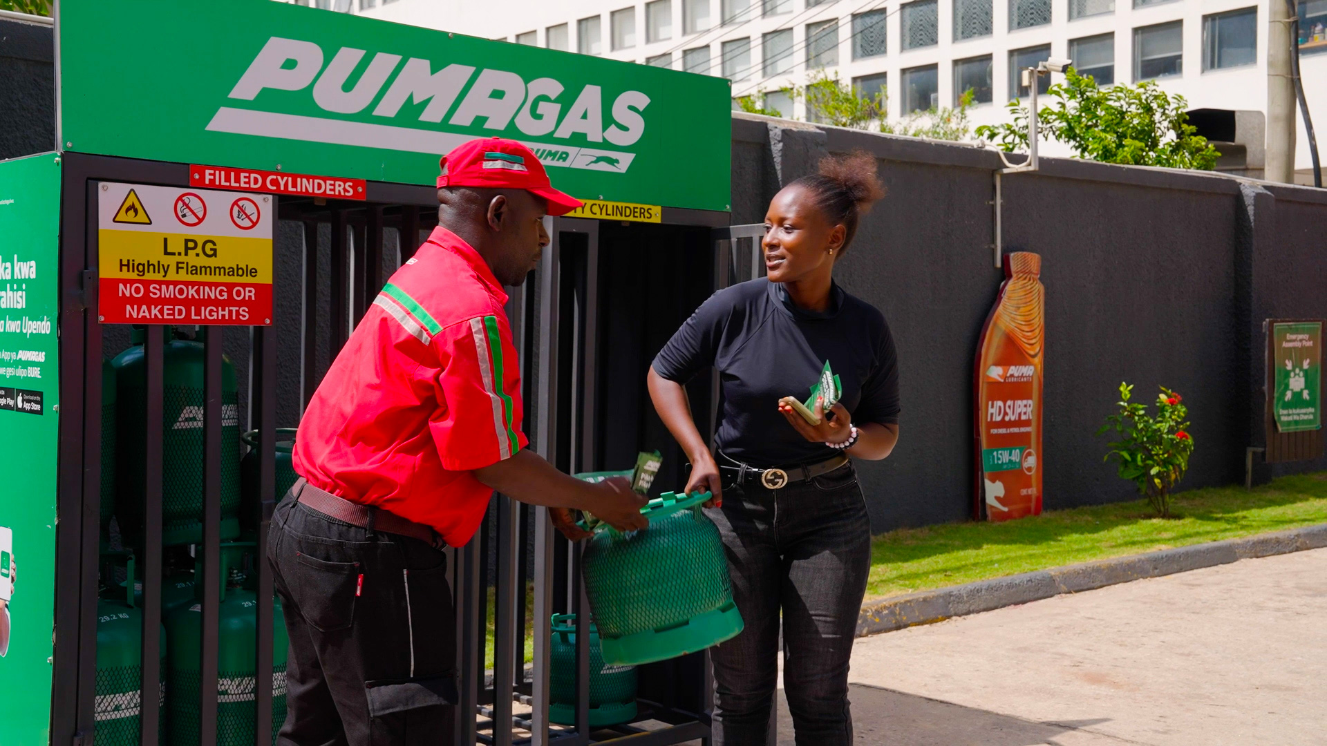 Puma Gas employee and customer
